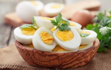 Всю жизнь вы делали это неправильно: как за минуту идеально приготовить яйца в микроволновке