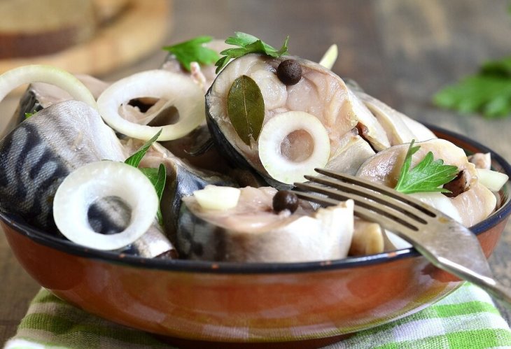 Дары моря: как вкусно замариновать скумбрию