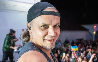 Участник известной музыкальной группы впервые стал дедушкой и показал фото малыша