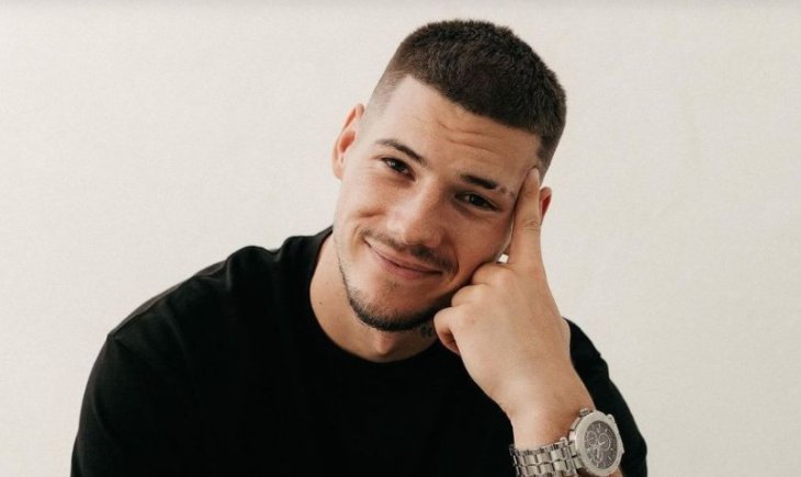 Экс-муж Анны Тринчер показал свою квартиру, в которую переехал после развода