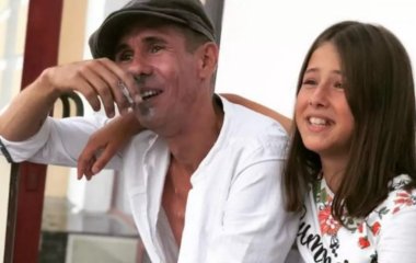 13-летняя дочь эмигрировавшего в Испанию актера Панина вынуждена воровать