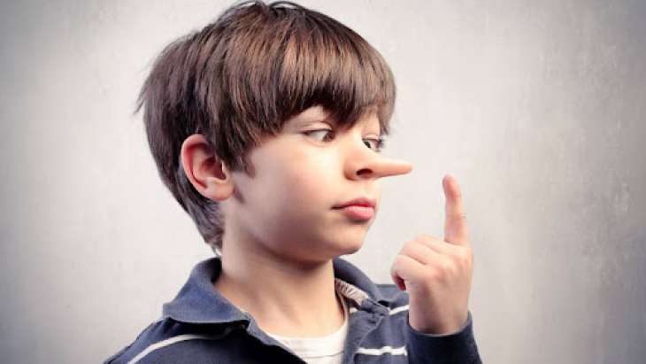 Чому дитина бреше, і як правильно реагувати на дитячу брехню: інструкція для батьків