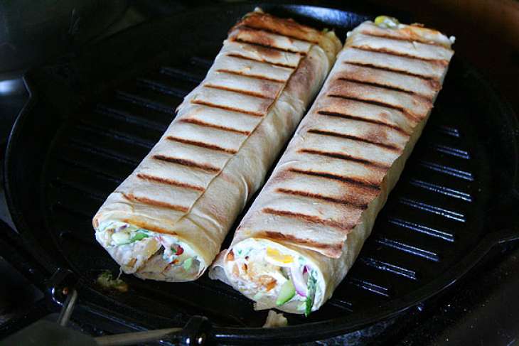 Шаурма с овощами и зеленью