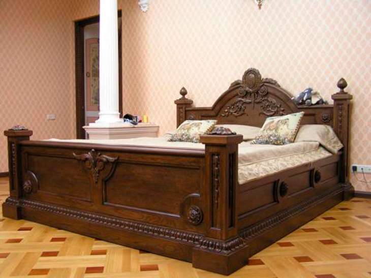Деревянные кровати: их особенности и преимущества