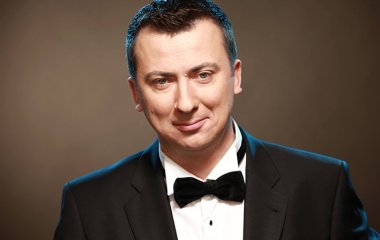 Валерий Жидков торгует памятниками