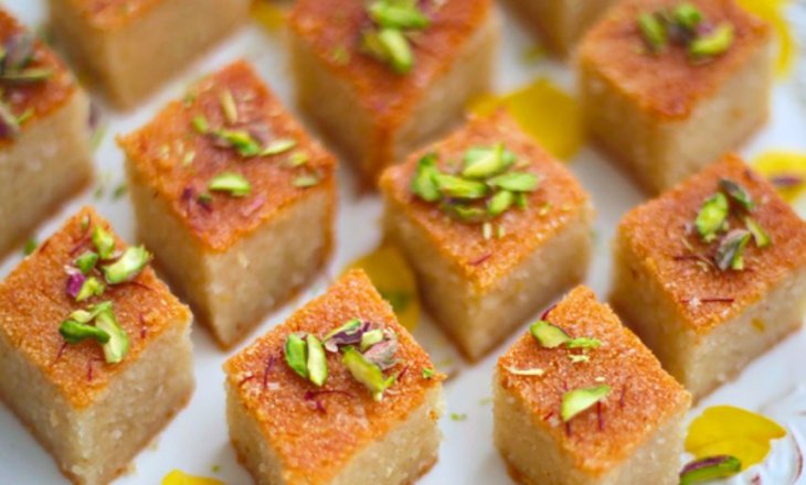 Басбуса (восточный кокосовый пирог на манке)