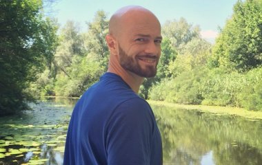 Влад Яма сходил с женой в ресторан