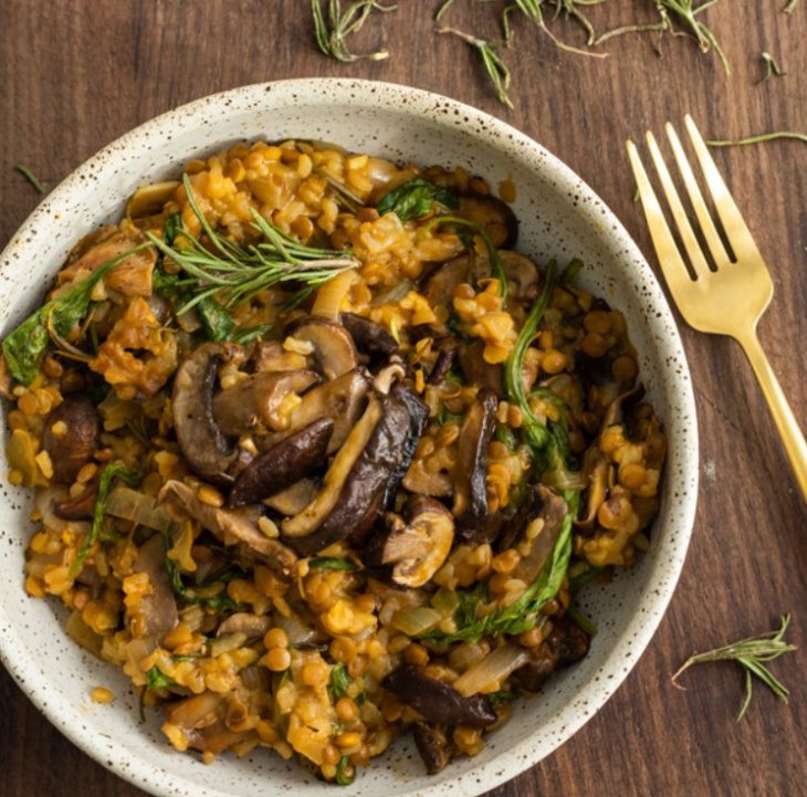 Все гениальное — постно: готовим сытное ризотто с чечевицей