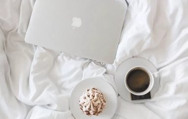 Робота за ноутбуком лежачи завдає відчутної шкоди здоров'ю