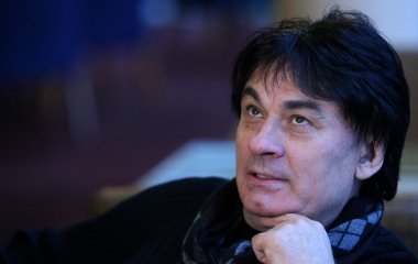 Александр Серов появился в эфире телешоу в инвалидном кресле