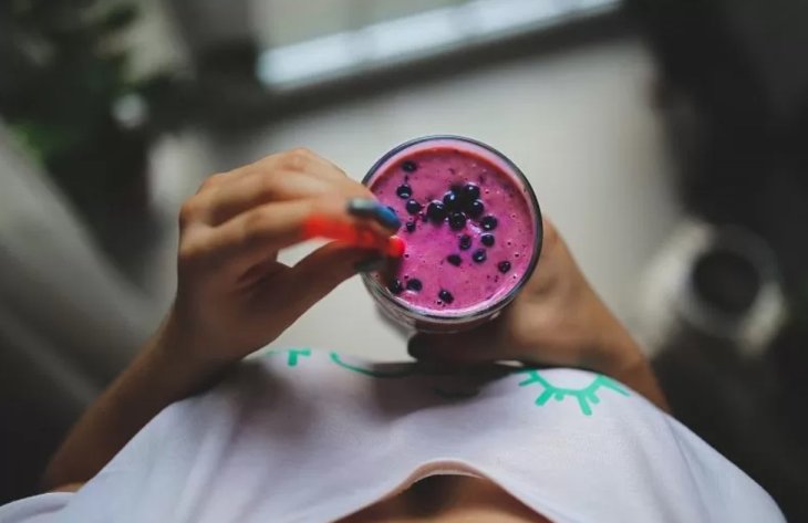 Дієтолог назвала 8 продуктів та напоїв, що рятують від безсоння