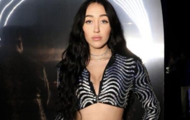 Сестра Майлі Сайрус вийшла у світ (фото)