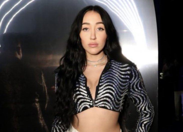 Сестра Майлі Сайрус вийшла у світ (фото)