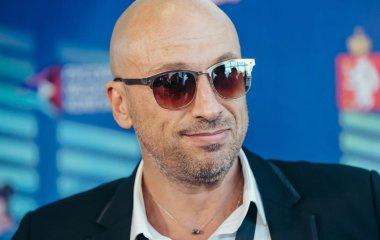 Полуобнаженный Дмитрий Нагиев прогулялся по парку