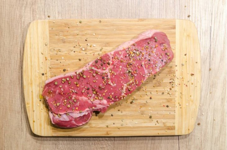 Онколог розповів, що любов до якого продукту призводить до раку кишечника.