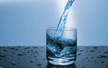 Почни пити воду правильно: п'ять помилок вживання води