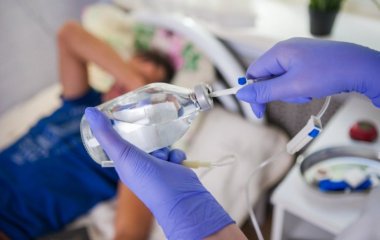 Алкоголізм через пандемію коронавірусу викликає хвилю госпіталізацій через захворювання печінки