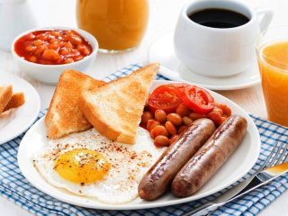 Нашкодить голодному шлунку: дієтолог назвала найнебезпечніші продукти для сніданку