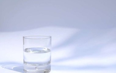 Заменят 8 стаканов воды: какие продукты лучше всего восполнят недостаток влаги в организме