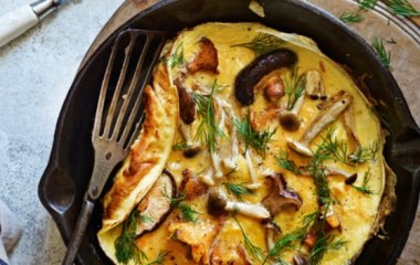 Омлет с грибами — завтрак по-королевски