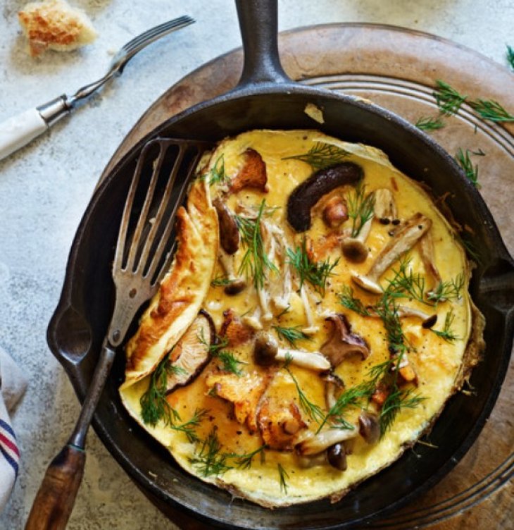 Омлет с грибами — завтрак по-королевски