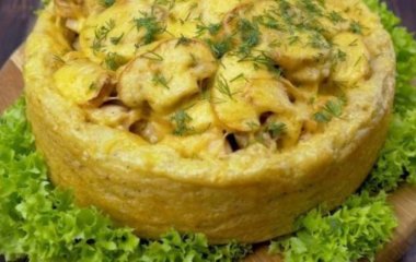 Картопляний пиріг з грибами та куркою