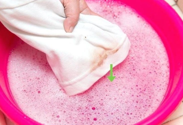 Як видалити плями шоколаду без зайвих витрат на засоби для прання