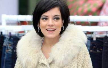 Лили Аллен не считает однополую связь изменой 