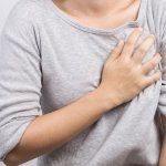 5 причин, почему может болеть в груди