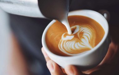 Кофе натощак пить можно, но есть 2 последствия: врач назвала их