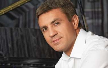 Тищенко шлёт поздравления с яхты