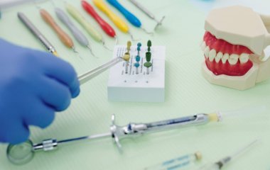 Стоматолог назвав поширену помилку, яка може призвести до онкології.