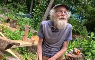 Чоловік прожив глибоко в лісі понад 50 років: як він облаштувався