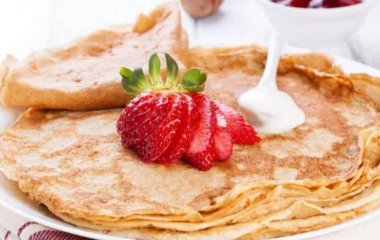 Як приготувати млинці, які будуть не лише смачними, а й корисними та дієтичними: варіанти тіста та начинок