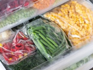 Ці 6 овочів краще купувати замороженими: дієтолог пояснила чому