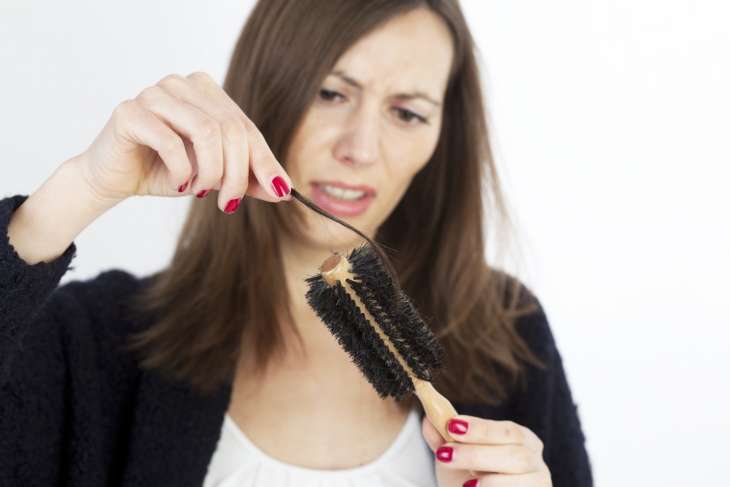 Как навсегда забыть о ломкости волос с помощью домашних масок?