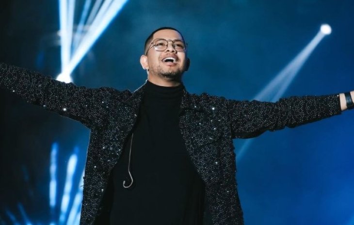 30-летний бразильский певец внезапно умер на сцене прямо во время выступления