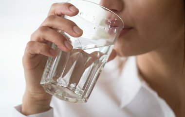 Лікар оцінив користь пиття води при коронавірусі