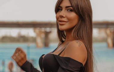 Похоронив бывшего мужа, многодетная мама Софья Стужук разделась для Playboy