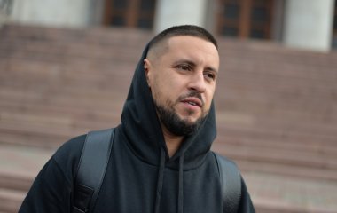 Монатик поделился закулисовым фотоснимком со сцены «Танцы со звёздами» 