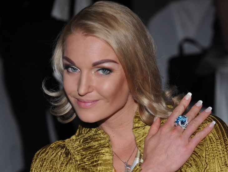 Анастасия Волочкова доверяет подруге-гадалке