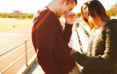 Как поднять настроение девушке: 10 работающих идей