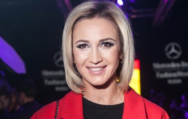 Ольга Бузова позировала в принтованном бикини