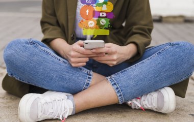 Як соцмережі впливають на наш настрій, сон, психічне здоров'я та стосунки