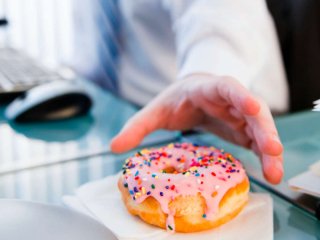 Безболезненный отказ от сладкого: топ-4 продукты для похудения