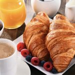 Не ешьте его вечером: диетологиня назвала запрещенный продукт перед сном