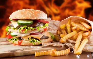 Ковбаса для недоумкуватих: від якої їжі найбільше страждає мозок