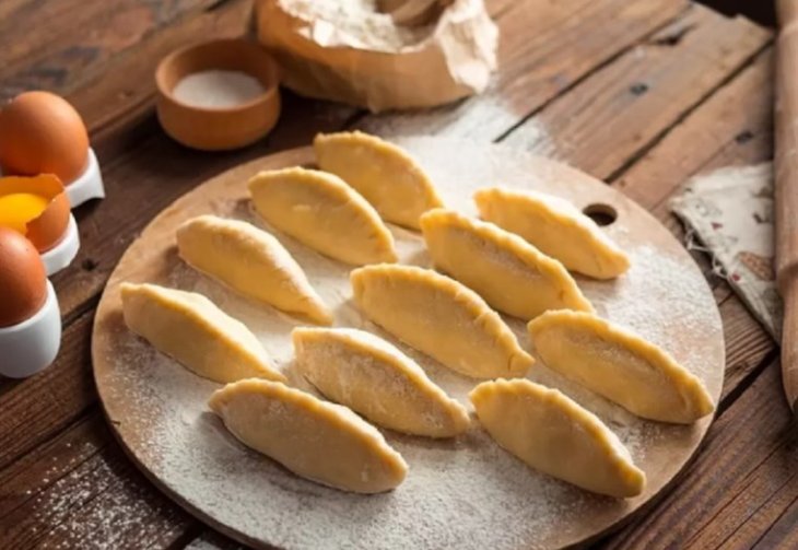 Привет из детства: рецепт паровых вареников с яблоками и корицей