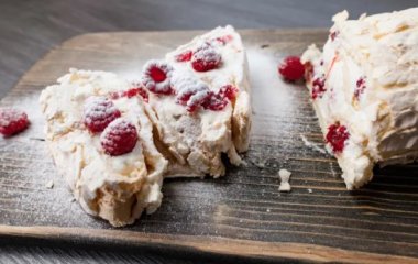 Что приготовить на Новый год: малиновая меренга — пошаговый рецепт с фото