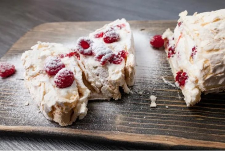 Что приготовить на Новый год: малиновая меренга — пошаговый рецепт с фото